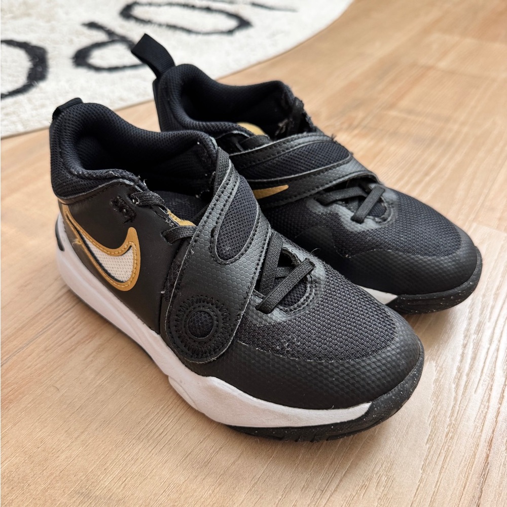 Boys Nike Youth Team Hustle DV8994 Size 13